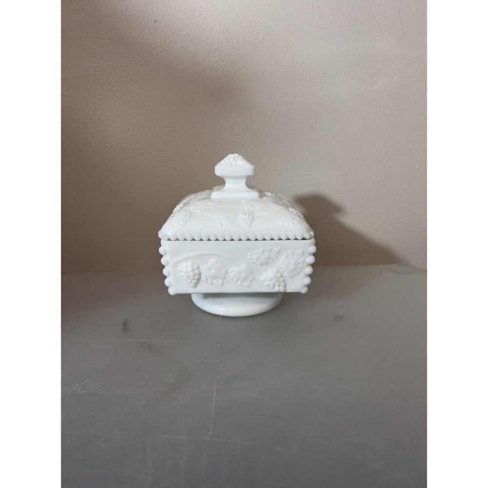 WESTMORELAND Graped Panel Milk Glass Footed Covered Candy Dish